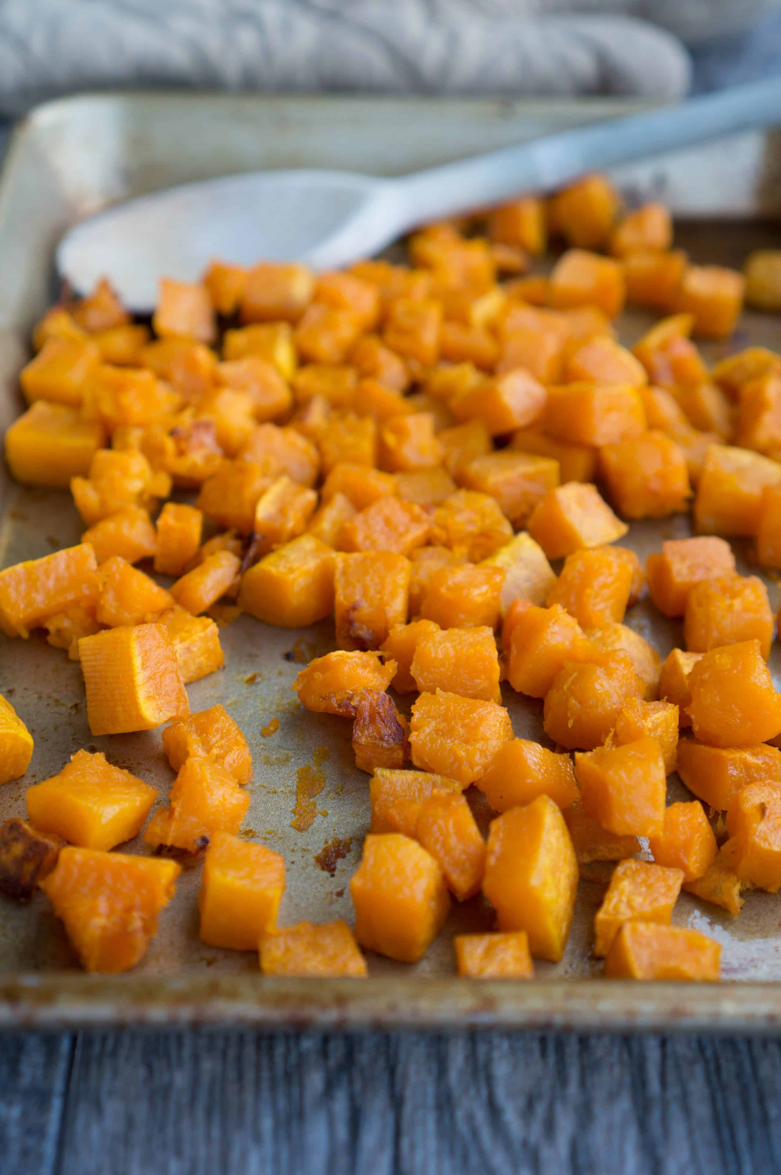 Simple Roasted Butternut Squash – We love this easy vegetarian recipe for Simple Roasted Butternut Squash! ♥ This 3-ingredient recipe uses chopped butternut squash, extra virgin olive oil, and salt. Nutrient-packed, velvety, roasted squash makes your weekly meal prep & healthy eating a breeze! | freeyourfork.com