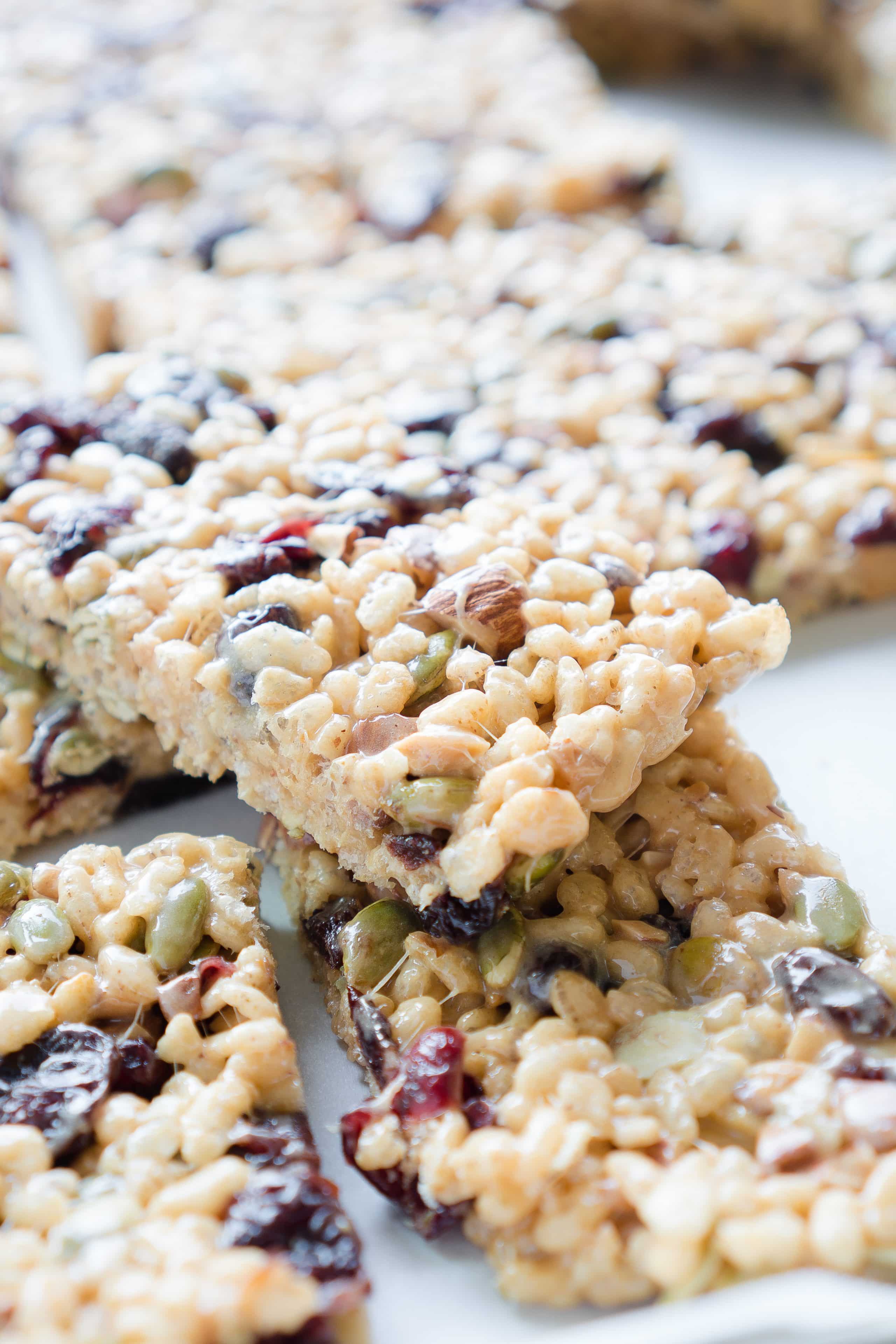 Peanut Butter Trail Mix Bars – Healthy recipe for Peanut Butter Trail Mix Bars! Uses toasted almonds, pepitas, dried cranberries, tart dried cherries, brown rice cereal, creamy peanut butter, and marshmallows! We love that this no-bake recipe uses coconut oil instead of butter ♥ | freeyourfork.com